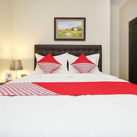 Oyo 572 Omah Gedongkuning Syariah Homestay Джокякарта Екстериор снимка
