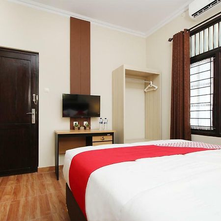Oyo 572 Omah Gedongkuning Syariah Homestay Джокякарта Екстериор снимка