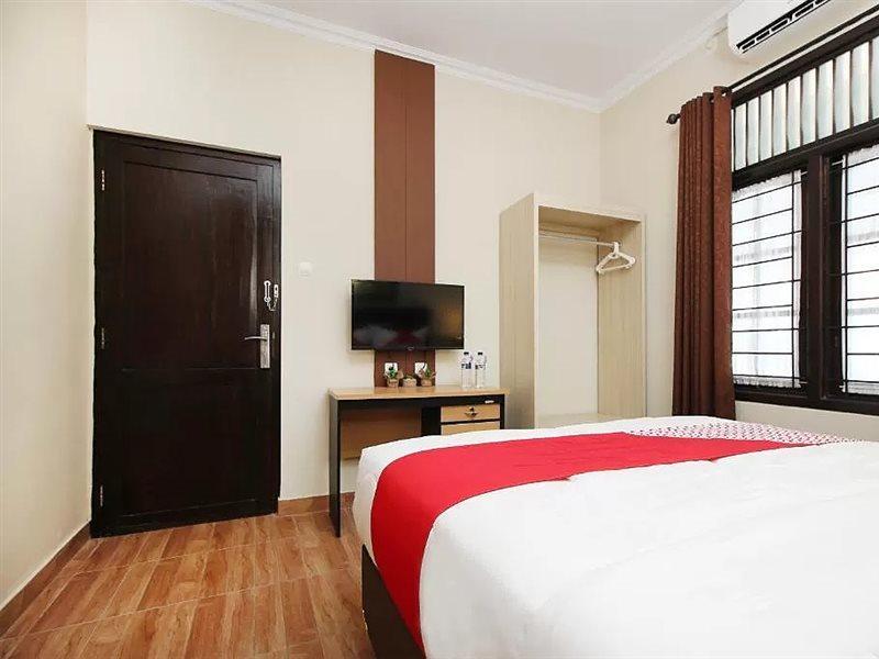 Oyo 572 Omah Gedongkuning Syariah Homestay Джокякарта Екстериор снимка