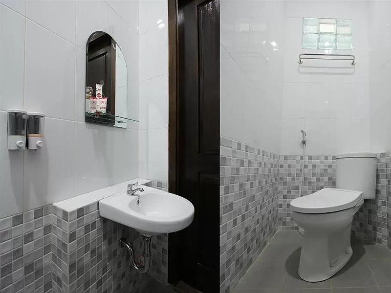 Oyo 572 Omah Gedongkuning Syariah Homestay Джокякарта Екстериор снимка